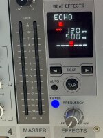 Pioneer DJM-700 4-Kanal Digital DJ Mixer im Flightcase