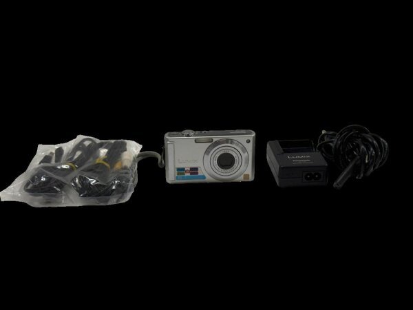 Panasonic Lumix - DMC-FS3 - Digitalkamera / 8,1 MP / OVP / Guter Zustand
