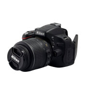 Nikon "D5100" DSLR Kamera + AF-S Nikkor DX 18-55mm VR Objektiv/1835 Auslösungen